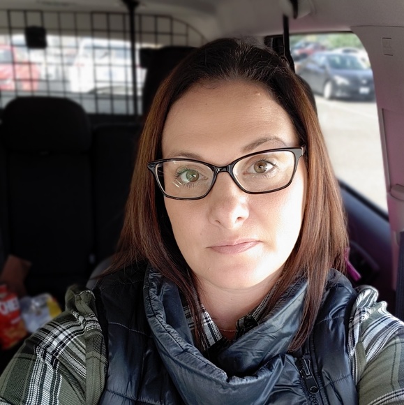 Meet your Posher, Cori - Picture 1 of 1